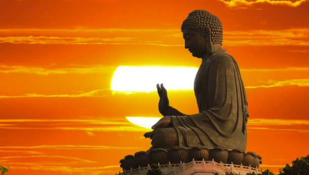 Буда е легендарна фигура поставила началото на будизма в Индия