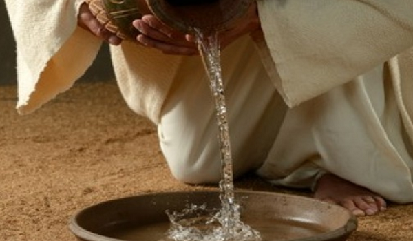 Светената вода е основна част от религията ни В православието