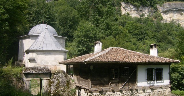Демир баба теке е сред най чудотворните места в страната Намира