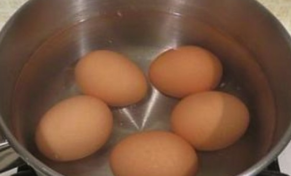 Водата в която варите яйца е просто незаменима в грижата