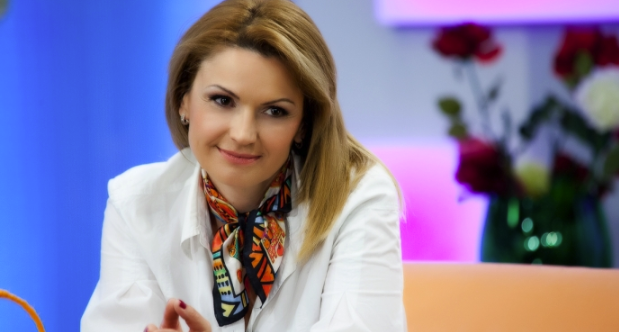 Финансови затруднения принудили Ани Салич лека полека да започне да се