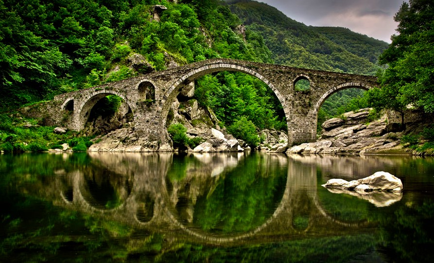 Дяволският мост край Ардино е едно от местата в Родопите