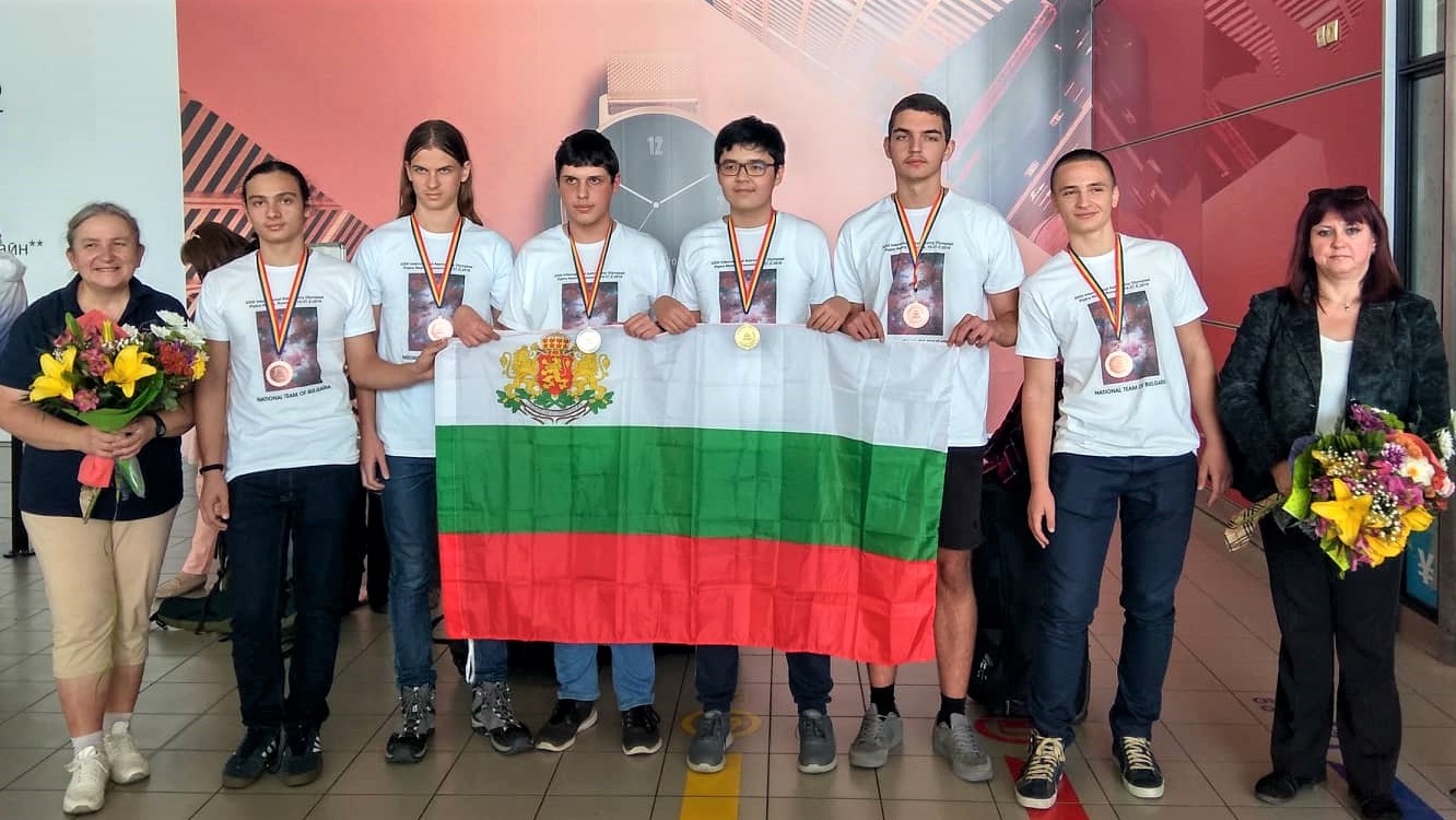 Златният медал за България спечели Маргулан Исмолдаев 9 клас ПМГ