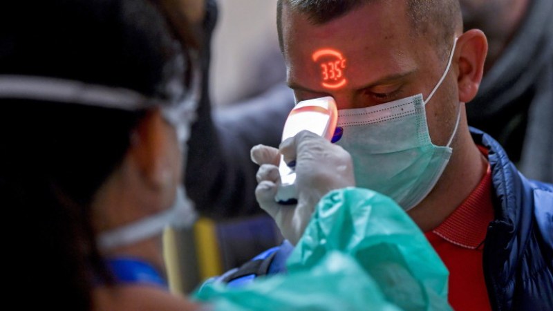 Всичките 16 пациенти с коронавирус във Виетнам са излекувани докладваха