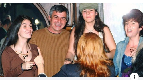 Безпаричието покрай коронакризата удари и семейството на Стефан Софиянски Трите дъщери