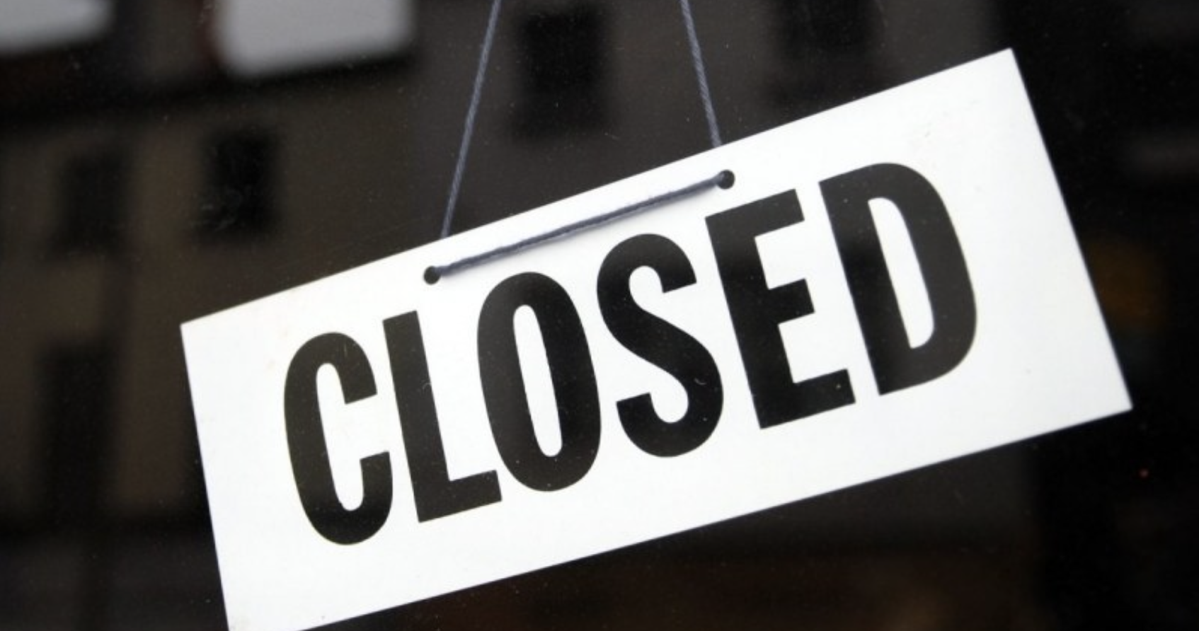 Пълното затваряне на търговски центрове заведения и училища в цялата