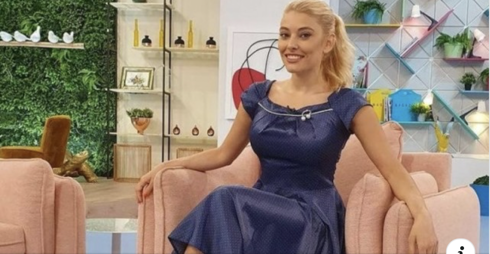 Ева Веселинова сподели радостната новина че е родила двете си