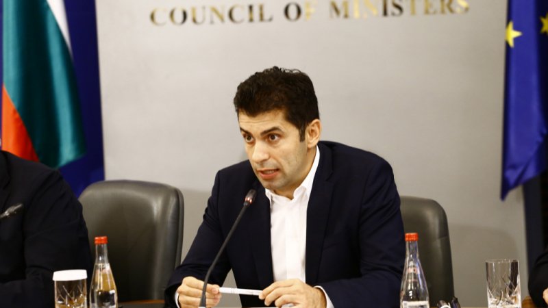 Служебният министър на икономиката Кирил Петков няма да бъде в