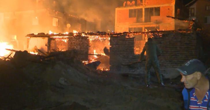 Материалните щети са значителни Седем къщи и шест селскостопански постройки изгоряха
