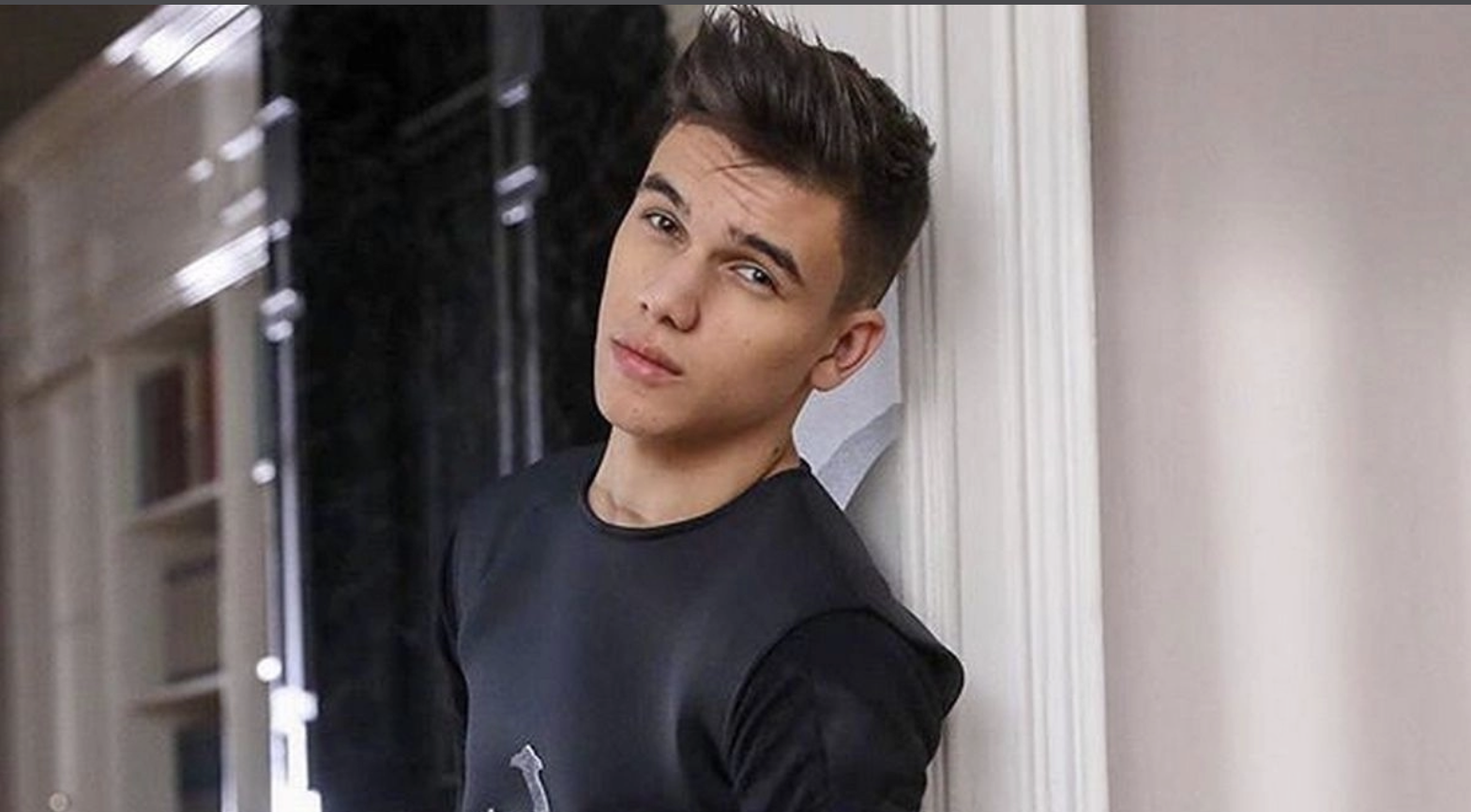 Автор Флагман Помолил приятел да остави котка в апартамента му