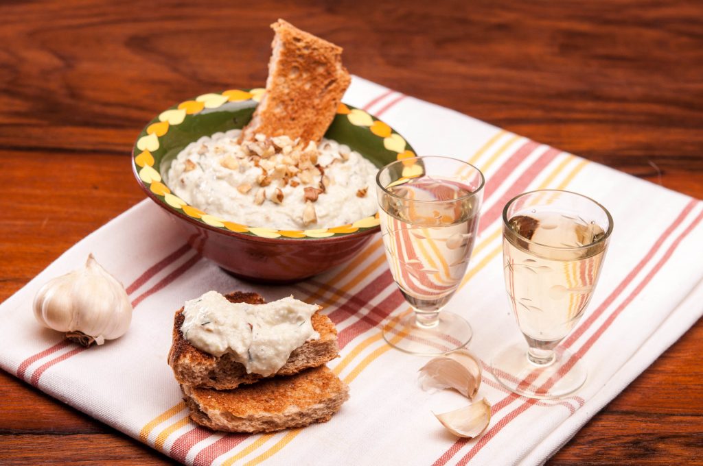 Приготвяне 30 мин
Готвене 60 мин
Общо 90 мин Хранителна стойност 500