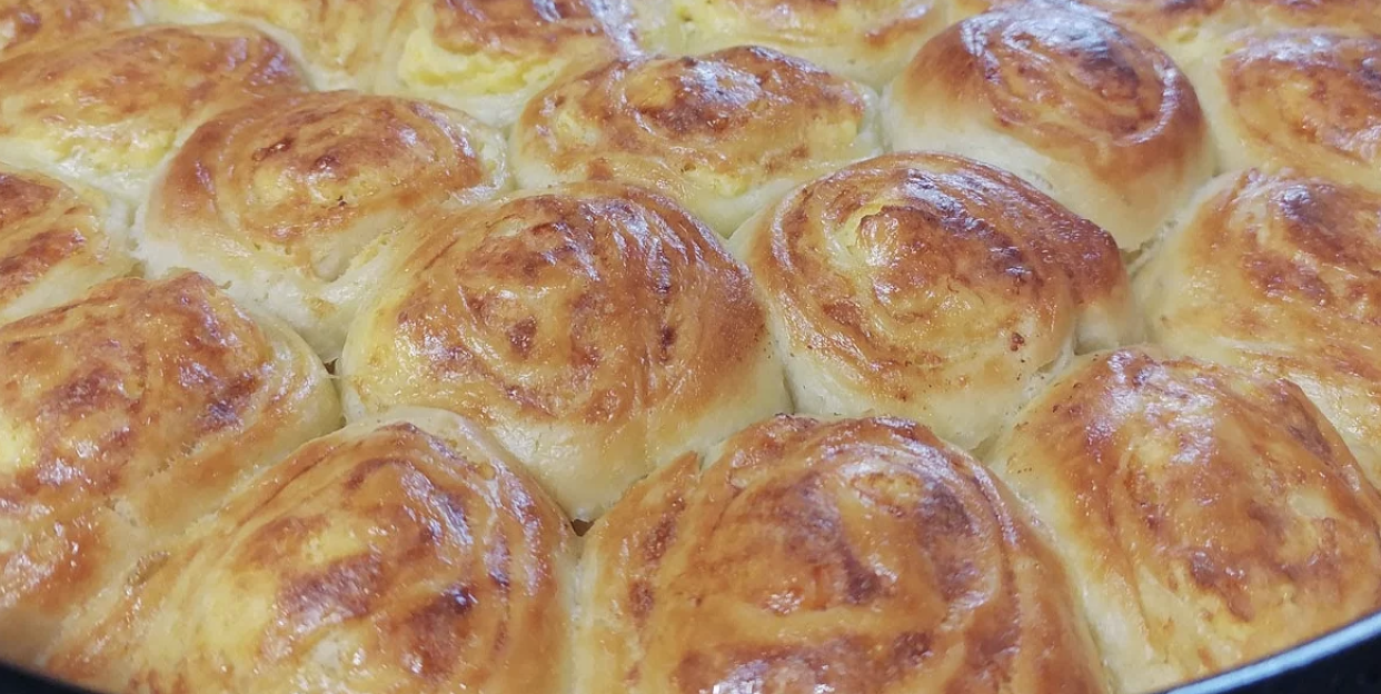 Домашна пита със сирене – любим вкус от детството Домашна пита