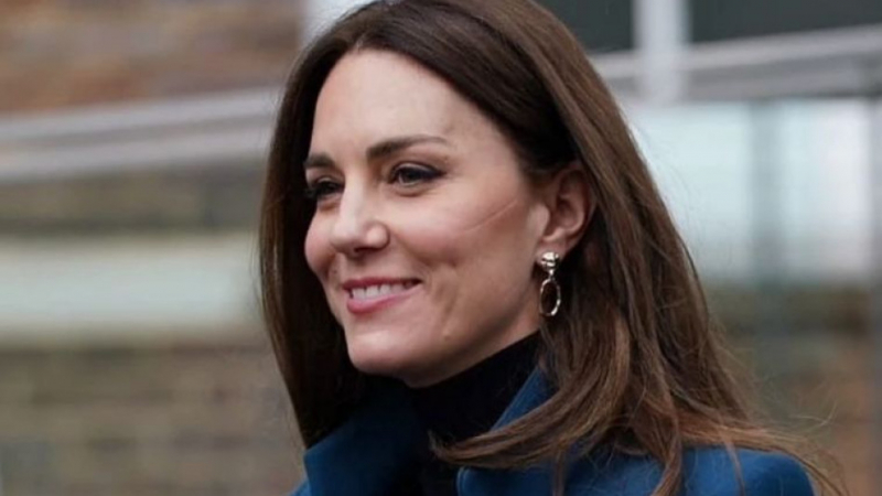 Херцогинята на Кеймбридж Катрин заложи на евтино сако за една