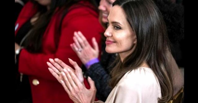 Холивудската актриса Анджелина Джоли (46) присъства вчера в Белия дом,