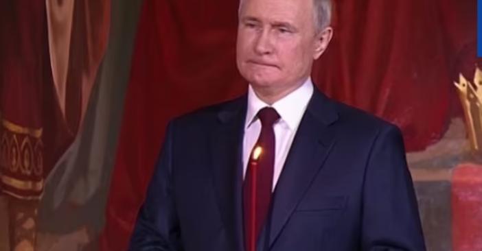 Путин изненадващо се появи за Великденската служба Президентът на Русия Владимир