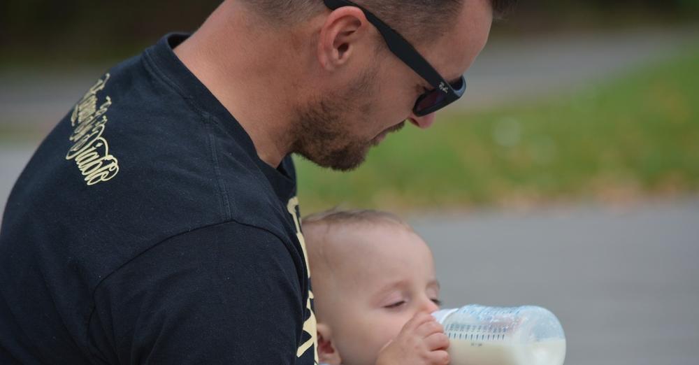 Бащите вече ще имат право на платен отпуск от два