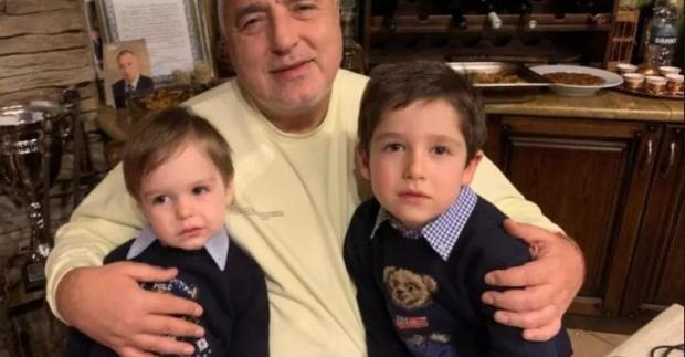 Лидерът на ГЕРБ и бивш премиер Бойко Борисов стана дядо