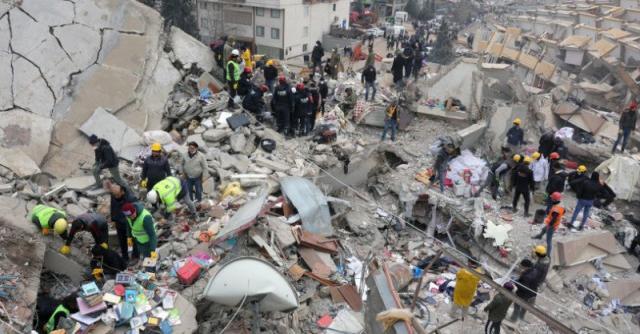 Папагал спаси живота на семейство попаднало под развалините в Турция