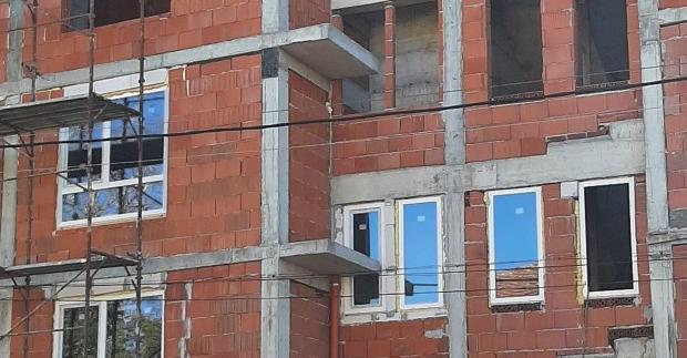 Снимки на новострояща се сграда в Пловдив бяха определени за