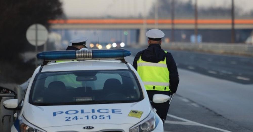 Вътрешният правилник забранява на служителите на  Пътна полиция   КАТ да проявяват излишни емоции