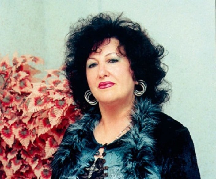 Днес на 82 годишна възраст почина певицата Мария Петрова по известна като