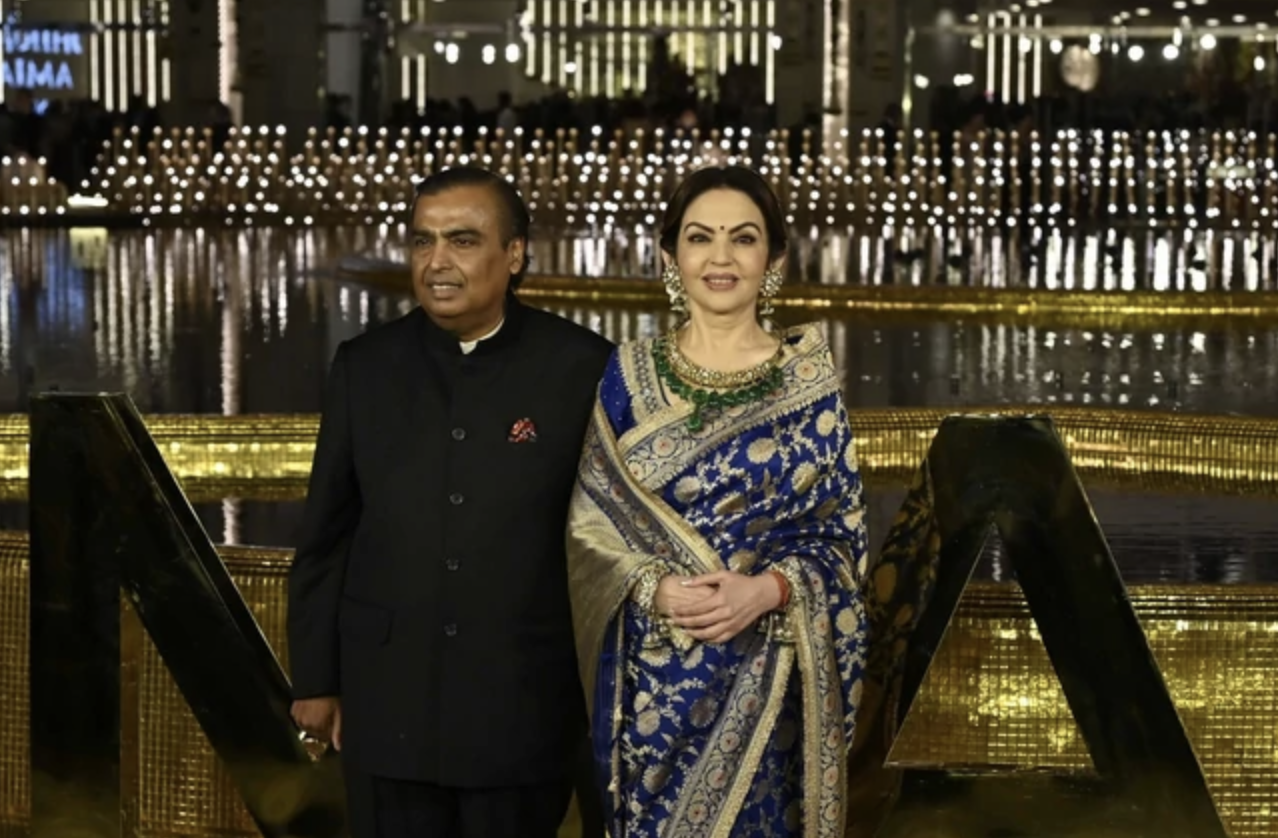 Нита Амбани е съпруга на най-богатия индиец в света Мукеш