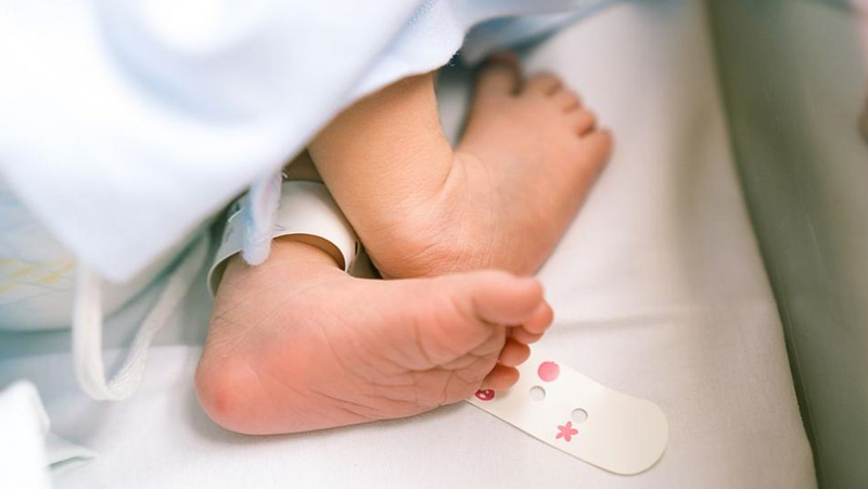 Бебе на три дни е починало в болницата в Луковит