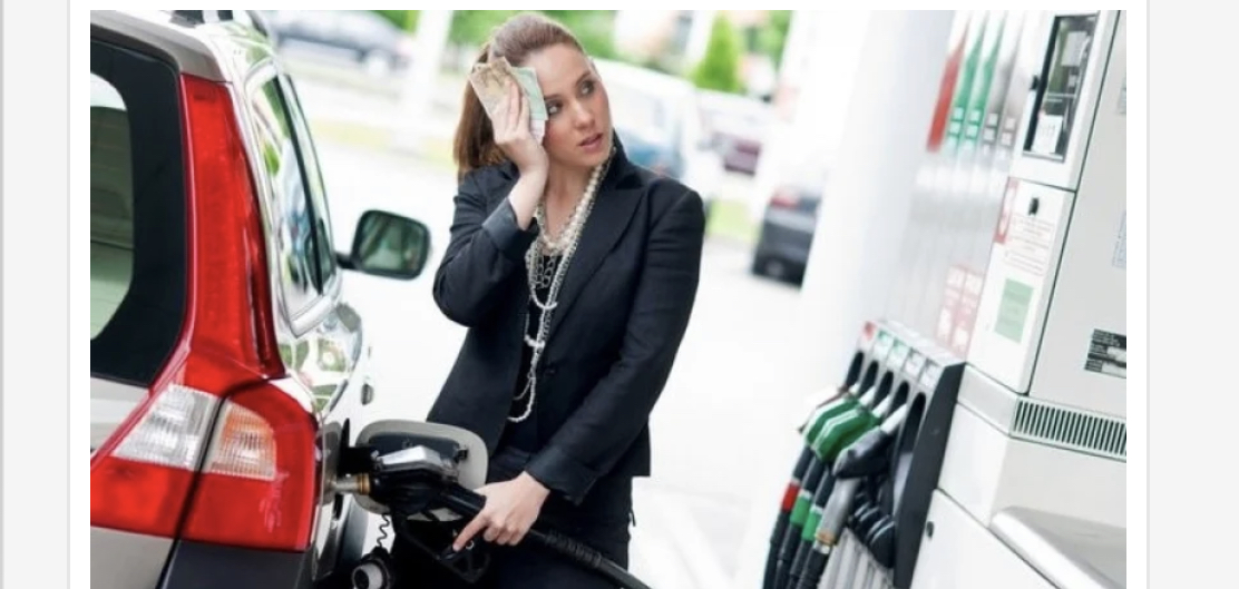 Цената на най-масовия бензин А95 мина 3 лева за литър