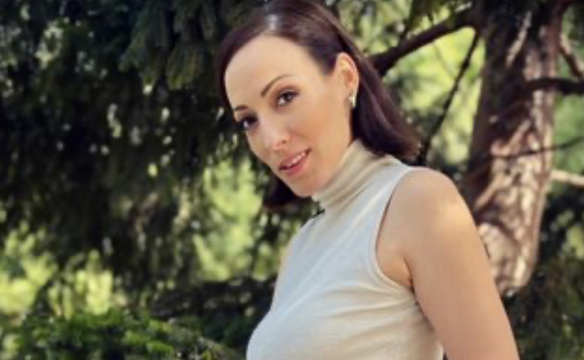 Актрисата Искра Донова разкри че е бременна с първото си