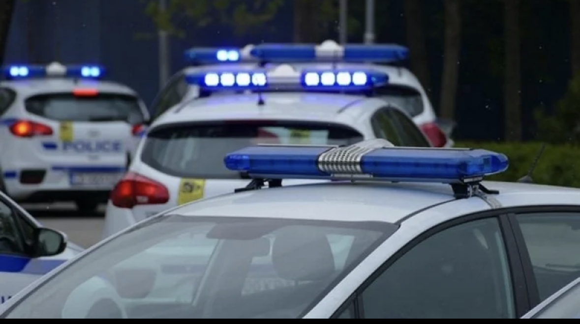 Таксиметров шофьор е открил стрелба пред училище в София а