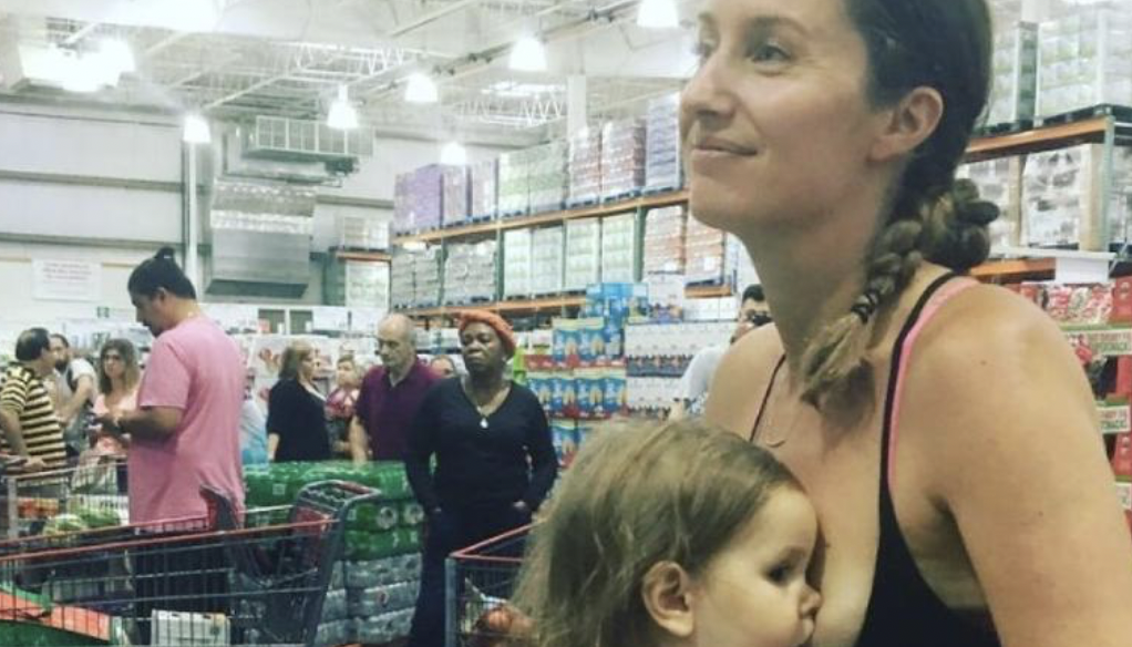 Кърменето продължава да е една от темите които предизвикват противоречия