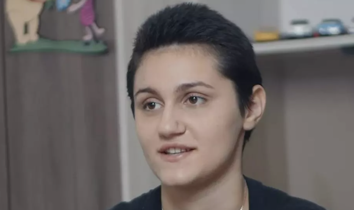 Дебора Михайлова е абитуриентка 18 годишното момиче от Стара Загора