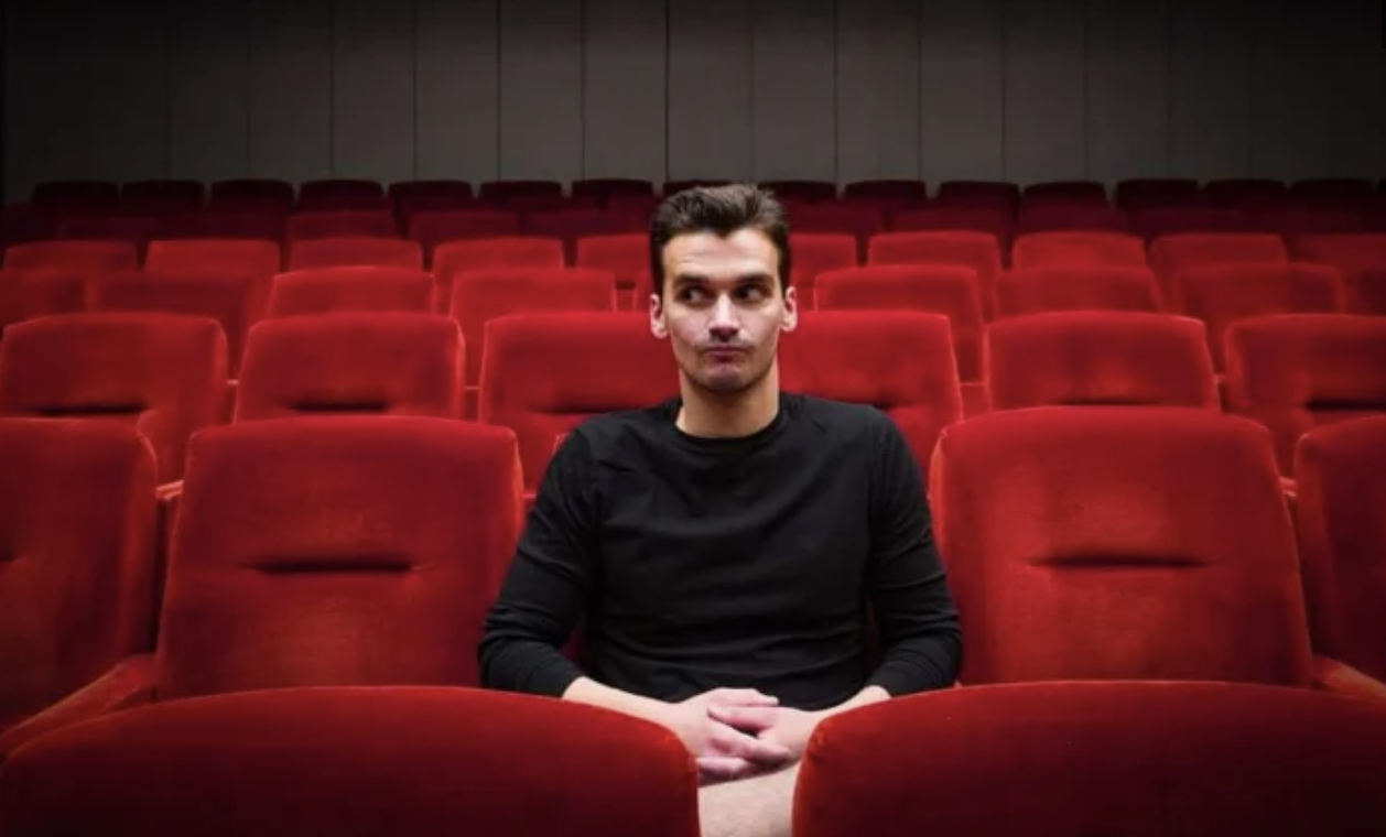 Българските културни среди скърбят 25 годишният актьор Димо Савов издъхна внезапно