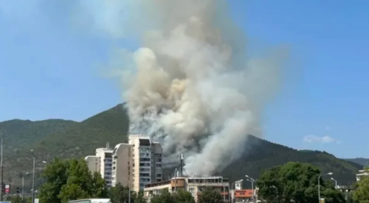 Пожар пламна над Сливен Сигналът е получен около 13 часа