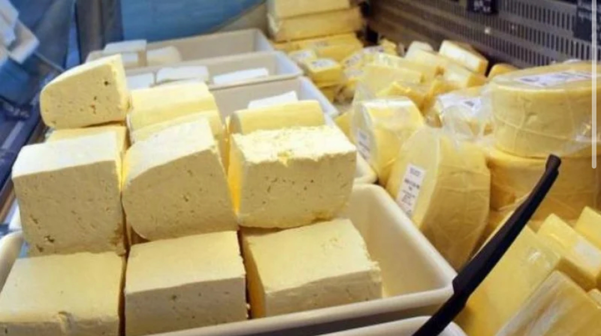 Около 6 400 тона фалшиво сирене са ни продали мандрите за