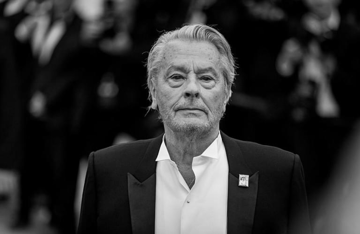 В сетния си час Алед Делон събра враждуващите си деца