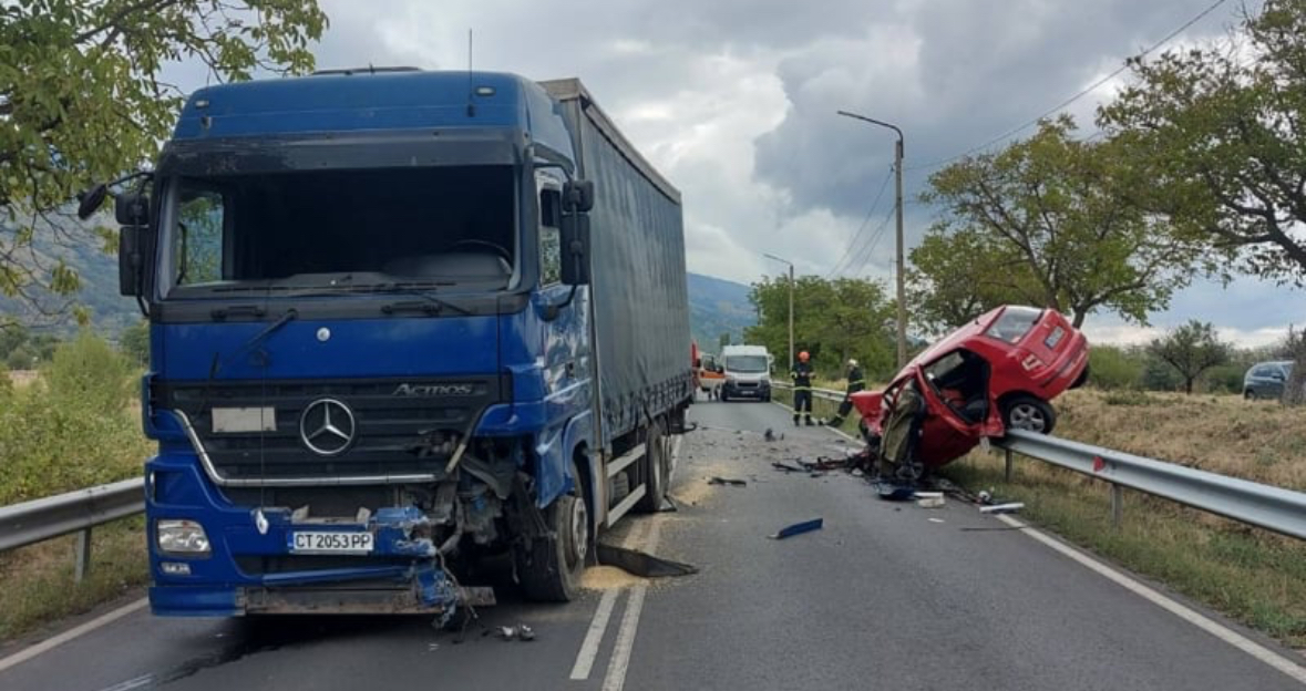 Изключително тежка верижна катастрофа е станала между Сопот и Анево