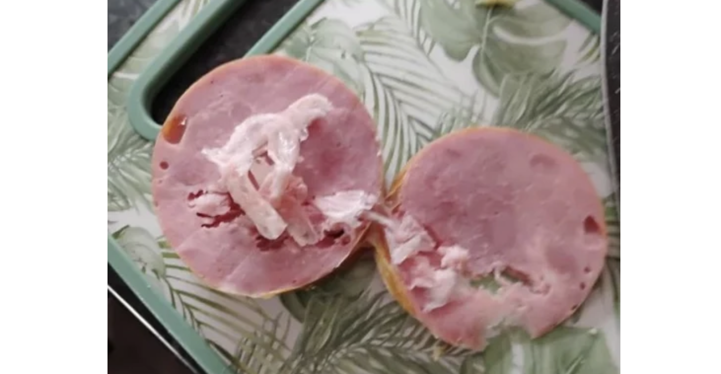 Нов случай на клиент открил неприятна изненада в храната си