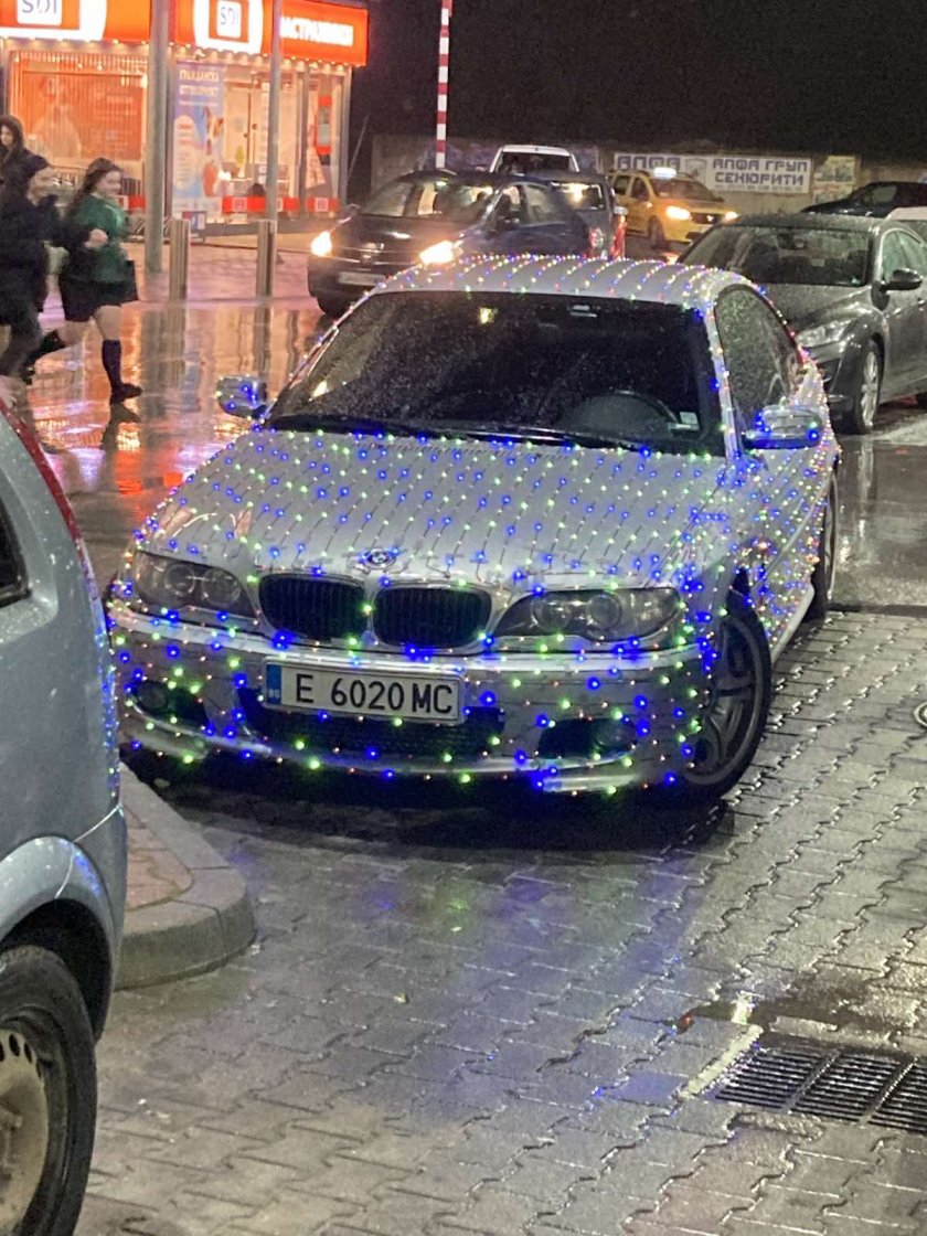 ИВАЙЛО НИКОЛОВ Eксцентрично возило пори улиците на Благоевград и е