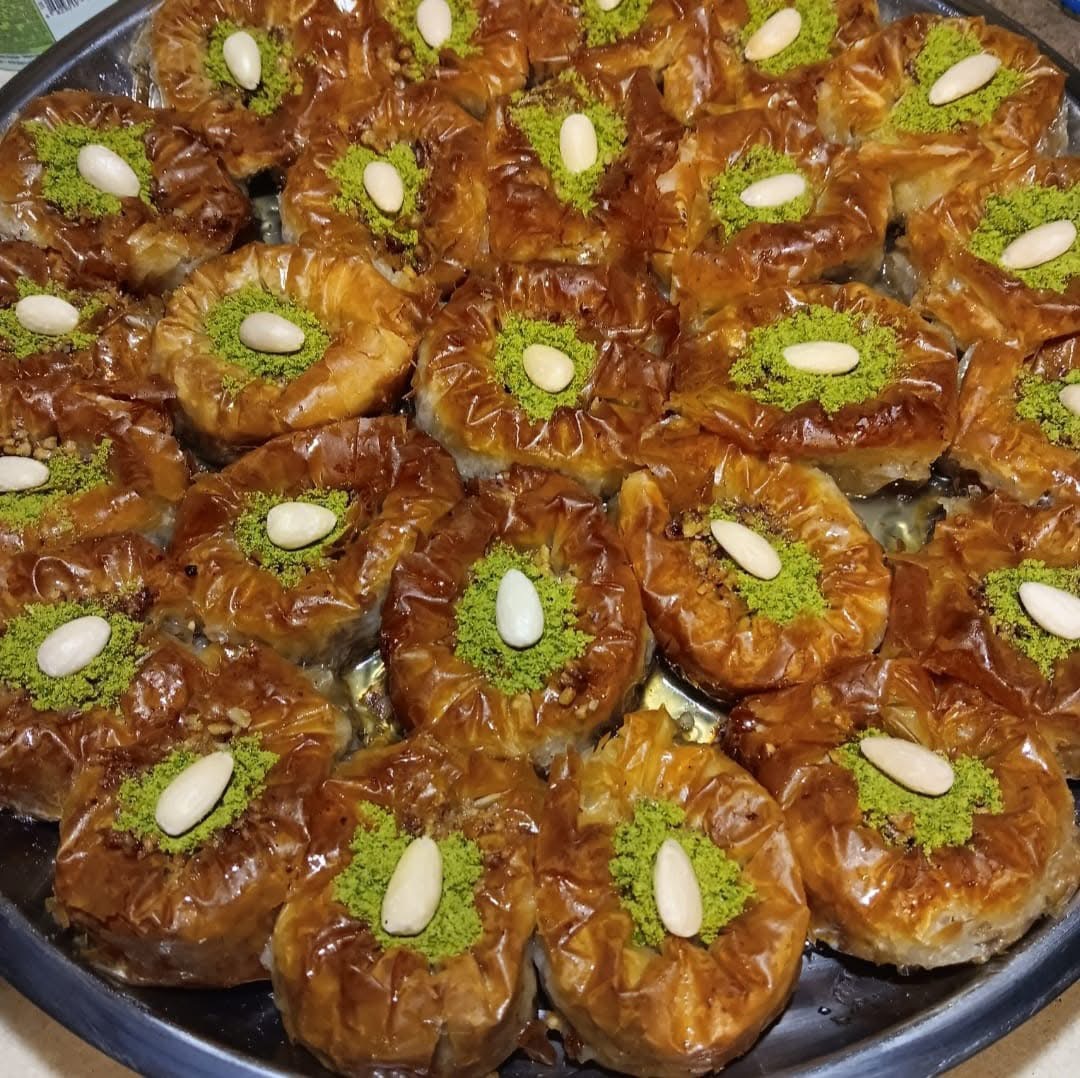 Много я обичаме и е много подходяща за всички празници Баклава