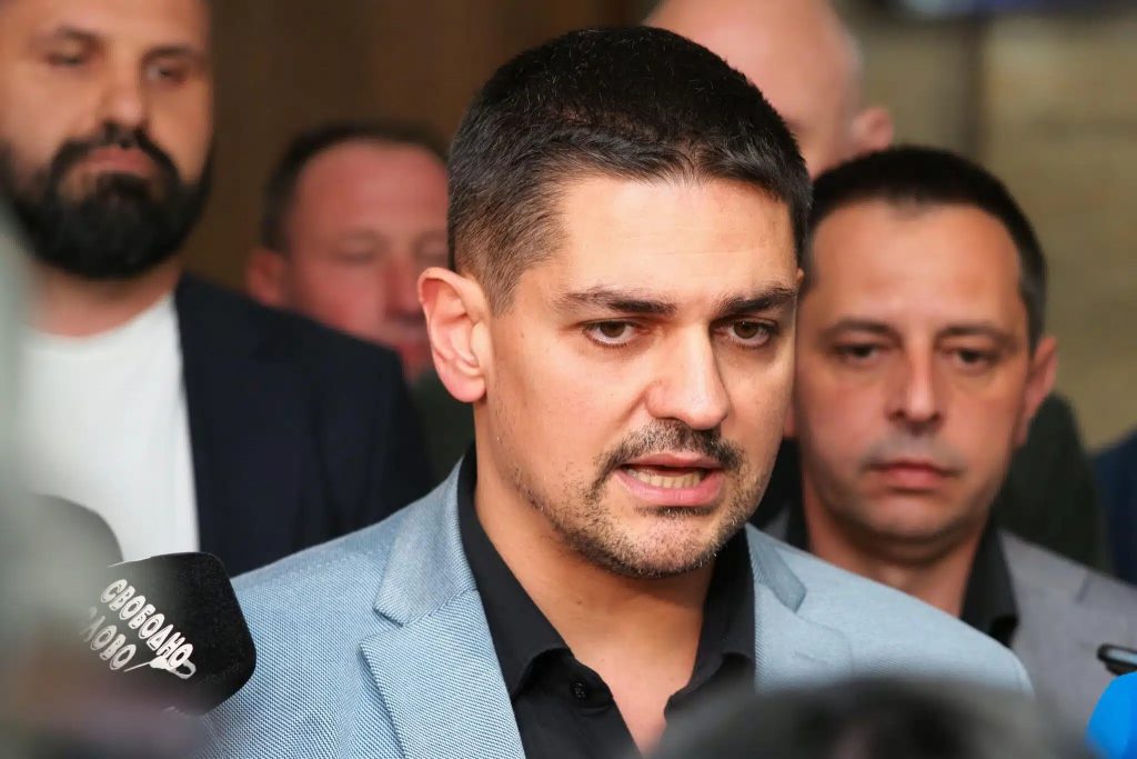 Прибирането на Васил Божков е договорка с Борисов Може би