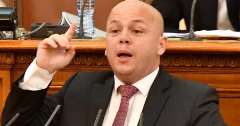 Социалист попиля партия МЕЧ Неспазването на процедурите трябва да води