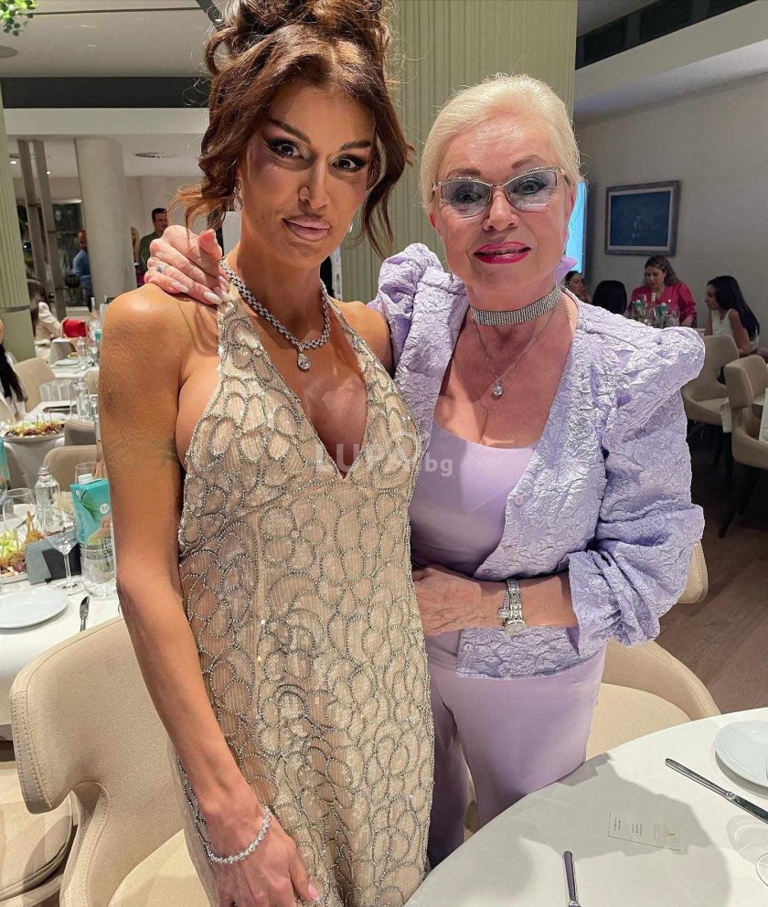 Дъщерята на актрисата Искра Радева се обезобрази с корекции От