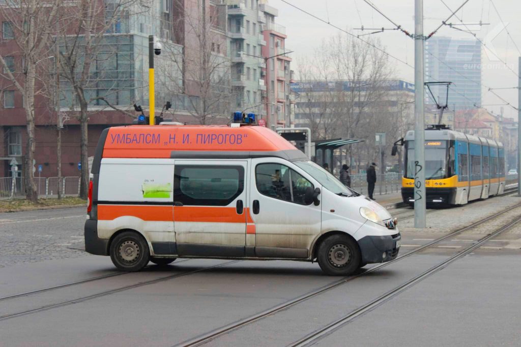 52 годишен мъж блъсна 15 годишно момче в град Гулянци и избяга