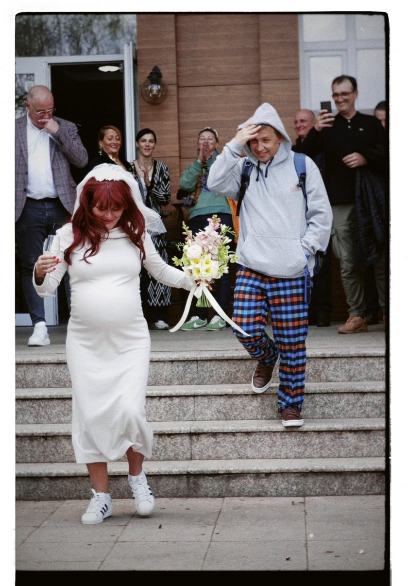 Рут Колева се е омъжила днес в напреднала бременност стана