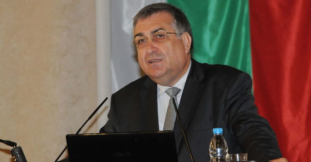 Президентът Румен Радев сезира Конституционния съд за решението на председателя