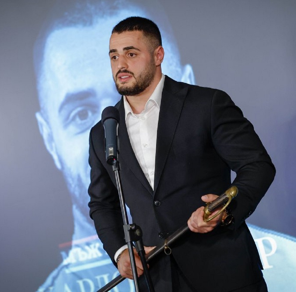 България се преклони пред таланта на щангиста Карлос Насар който