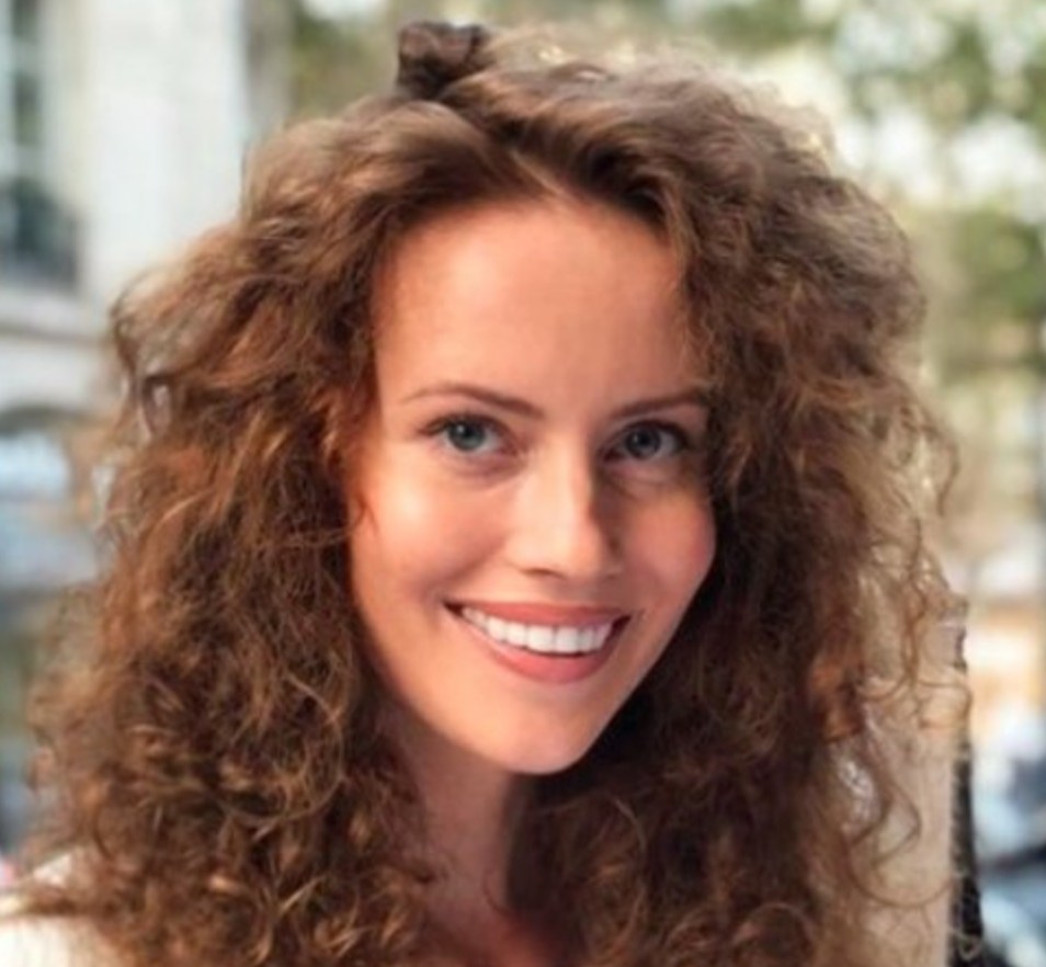 Красивата бивша синоптичка на Нова телевизия Гери Малкоданска сега водеща