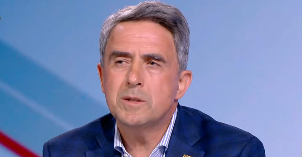 Ролята на политиците е и образователна те трябва да дават