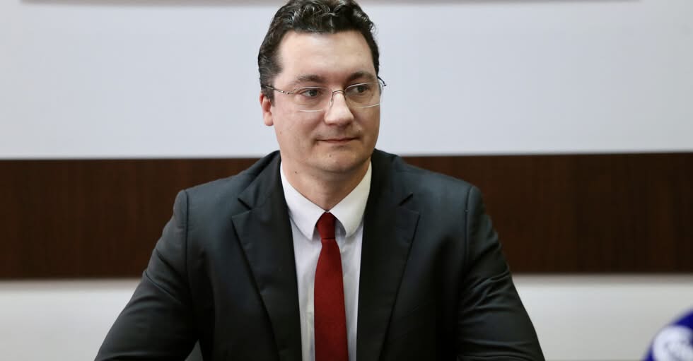 В понеделник ще подам молба да бъда освободен от длъжността